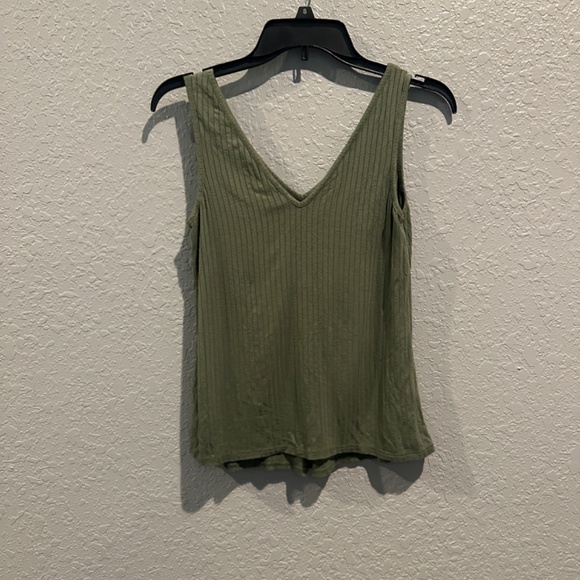 Green Ribbed V Neck Tank Top - Size XS - Picture 4 of 6
